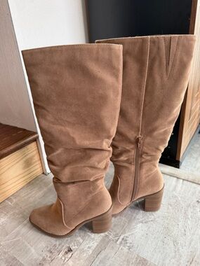 Tan Slouchy Knee High Boots Block Heel Size 5.5